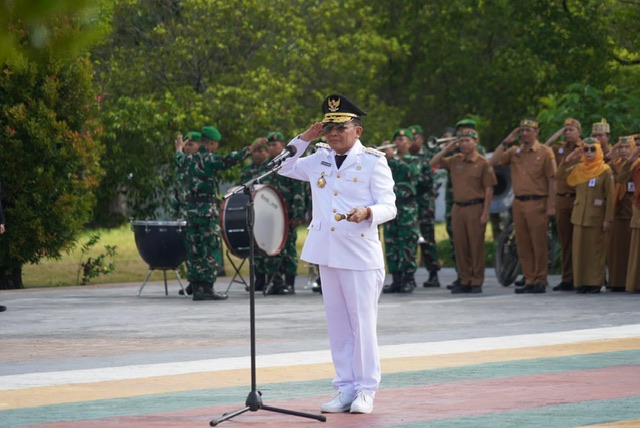 Gubernur Kalimantan Tengah H. Agustiar Sabran memimpin Upacara Ziarah Peringatan Hari Jadi ke-69 Provinsi Kalimantan Tengah di Taman Makam Pahlawan Sanaman Lampang, Palangka Raya, Selasa (12/5/26).
