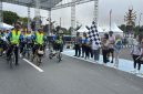 Pj. Sekretaris Daerah Provinsi Kalimantan Tengah, Linae Victoria Aden melepas ratusan peserta event sepeda lipat Kalteng Berseli 69K di Bundaran Besar Palangka Raya. Kegiatan sport tourism tersebut digelar untuk memeriahkan Hari Jadi ke-69 Provinsi Kalimantan Tengah sekaligus mendorong pariwisata dan ekonomi daerah. (16/5/26)