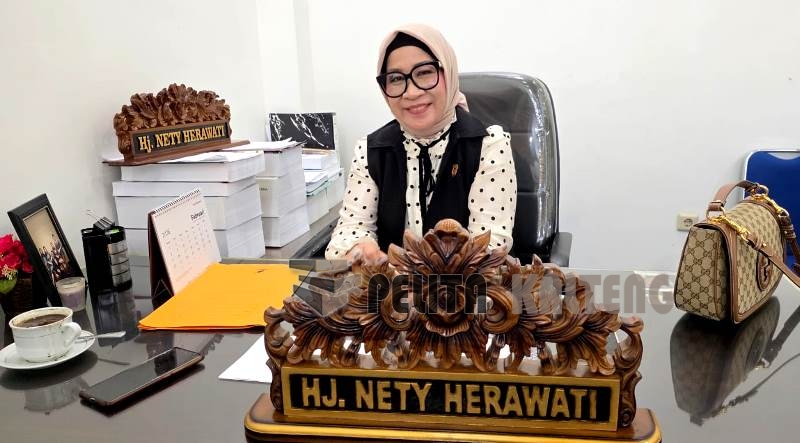 Foto Ketua Komisi I DPRD Barito Utara, Hj. Nety Herawati