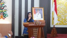 Asisten Administrasi Umum Sekretariat Daerah Provinsi Kalimantan Tengah, Sunarti membuka Pelatihan Manajemen Pelayanan Publik Tahun 2026 di Aula Sei Kapuas BPSDM Provinsi Kalimantan Tengah, Senin (18/5/2026)
