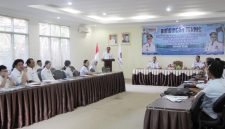 Pemerintah Provinsi Kalimantan Tengah melalui Dinas Perkebunan Provinsi Kalimantan Tengah menggelar Bimbingan Teknis Pendataan Perkebunan Sawit Rakyat Tahun 2026 di Aula Dinas Perkebunan Provinsi Kalimantan Tengah. Kegiatan tersebut bertujuan meningkatkan kapasitas petugas pendataan dalam penggunaan teknologi digital, pemetaan geospasial, dan verifikasi data perkebunan sawit rakyat. Rabu, (20/5/26).
