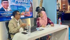 Kepala Perwakilan Bank Indonesia Provinsi Kalimantan Tengah, Yuliansah Andrias menyampaikan persiapan pelaksanaan Pesona Tambun Bungai 2026 saat Podcast Diskominfosantik Kalteng di arena GOR Indoor Serbaguna. Kegiatan tersebut akan digelar di Duta Mall Palangka Raya pada 29–31 Mei 2026 untuk mendorong pengembangan UMKM, ekonomi digital, dan ekonomi syariah di Kalimantan Tengah. Rabu (20/5/26)