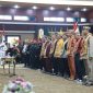 Gubernur Kalimantan Tengah, Agustiar Sabran melantik pengurus Dewan Adat Dayak (DAD) dan BATAMAD se-Kalimantan Tengah di Aula Jayang Tingang. Pelantikan tersebut menjadi momentum memperkuat pelestarian budaya Dayak, pencegahan konflik sosial, serta sinergi adat dan pemerintah daerah. Jumat, (22/5/26)