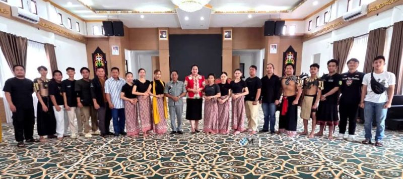 Bupati Heriyus forto bersama  dengan kontingen FBIM Murung Raya 2026, Sabtu (9/05/2026])