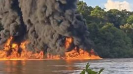 Kondisi Taxi motor air yang  terbakar di DAS Barito desa Muara Untung, Senin (11/05/2026) (Foto : FB)