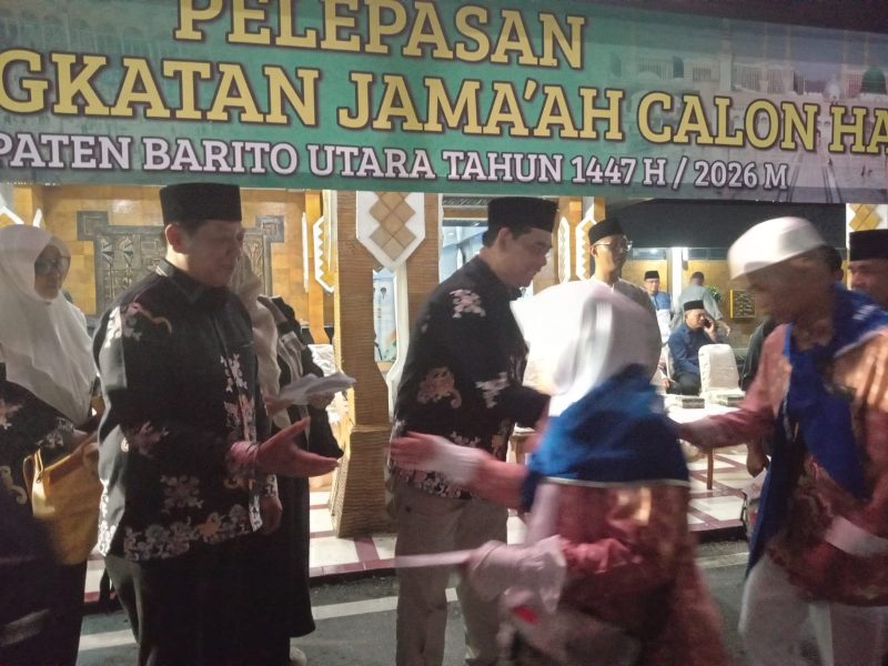 Foto Bupati Barito Utara, H. Shalahuddin, didampingi Wakil Bupati Felix Sonadie dan Sekretaris Daerah Drs. Muhlis