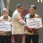 Foto Bupati Barito Utara, H. Shalahuddin, yang didampingi oleh Wakil Bupati Barito Utara, Felix Sonadie, Sekretaris Daerah Drs. Muhlis, Asisten Setda Barito Utara B.P