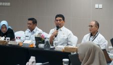 Foto Bupati Barito Utara, H. Shalahuddin, ST., MT., memimpin langsung Rapat Koordinasi Pemantauan dan Evaluasi Perbaikan Tata Kelola Pemerintahan