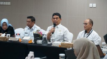 Foto Bupati Barito Utara, H. Shalahuddin, ST., MT., memimpin langsung Rapat Koordinasi Pemantauan dan Evaluasi Perbaikan Tata Kelola Pemerintahan