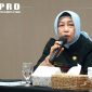 Foto Ketua DPRD Barut, Hj Merry Rukaini