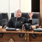 Foto Ketua DPRD Barito Utara, Ir. Hj. Mery Rukaini, M.IP, yang didampingi Wakil Ketua II DPRD, Hj. Henny Rosgiaty Rusli, S.P., M.M