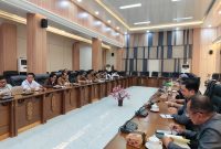 Foto rapat bersama direksi Perusahaan Daerah (Perusda)