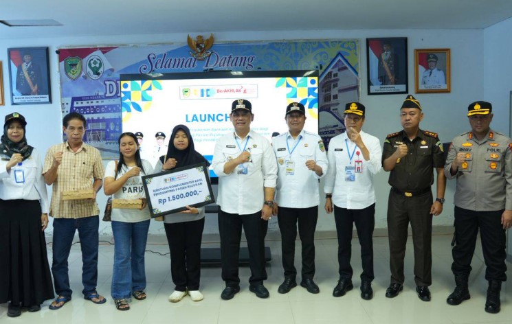 Foto resmi Bupati Barito Utara H. Shalahuddin meluncurkan dua layanan inovatif untuk membantu para pendamping pasien