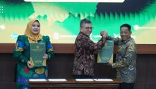 Penyerahan LHP oleh Bupati Heriyus kepala BPK RI perwakilan Kalreng dilaksanakan di Aula BPK RI di, Palangka Raya, Jumat (29/5/2026). (Foto : 1tulah.com)