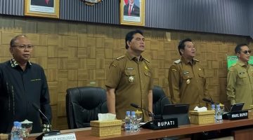 Foto Pemerintah Kabupaten Barito Utara mengadakan pertemuan silaturahmi dengan jajaran Direksi Perusahaan Daerah (Perusda) Batara