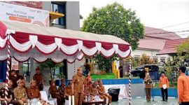 Foto Bupati Barito Utara, H. Shalahuddin ST MT, memimpin secara langsung Apel Siaga Sensus Ekonomi 2026 yang digelar di halaman kantor bupati setempat