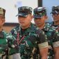 Terdakwa kasus penyiraman air keras kepada aktivis KontraS Andrie Yunus, Lettu Sami Lakka (kiri), Kapten Nandala Dwi Prasetya (kedua kiri), Lettu Budhi Hariyanto Cahyono (ketiga kiri), dan Serda Edi Sudarko (kedua kanan) tiba untuk menjalani sidang pembacaan dakwaan di Pengadilan Militer II-08, Jakarta, Rabu (29/4/2026). [ANTARA FOTO/Fauzan/tom] 