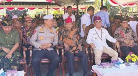 Ketua DPRD Kalteng Arton S Dohong bersama Kapolda Kalteng Irjen Pol Iwan Kurniawan dan Gubernur Kalteng Agustiar Sabran saat menghadiri Dharma Shanti Nyepi Tahun Baru Saka 1948, baru-baru ini. Foto:Istimewa