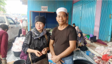 Foto Ketua Komisi III DPRD Barito Utara, H. Tajeri didampingi sang istri, Hj. Sofia