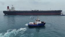 Kapal tanker super (VLCC) milik National Iranian Tanker Company (NITC), dilaporkan memasuki wilayah perairan Indonesia, setelah lolos dari blokade militer AS di Selat Hormuz. [Al Jazeera] 