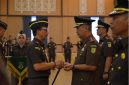 Kepala Kejaksaan Tinggi Kalimantan Tengah, Nurcahyo J.M., secara resmi melantik dan mengambil sumpah jabatan dua Kepala Kejaksaan Negeri (Kajari) baru pada Kamis (7/5/2026).Foto:Istimewa