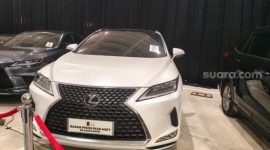 Mobil mewah Harvey Moeis yang terpajang di BPA Fair untuk dilelang kejaksaan, Kebagusan, Jakarta Selatan pada Kamis, 21 Mei 2026 [Suara.com/Rena Pangesti] 