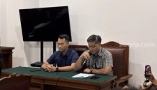 Briptu Garindra Aldo, S.H., yang membacakan petitum (permohonan) dari pihak kepolisian dalam sidang perkara praperadilan kasus Andrie Yunus di Pengadilan Negeri (PN) Jakarta Selatan, Selasa (26/5/2026). (Suara.com/Dinda Pramesti K) 