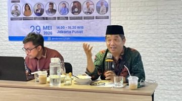 Direktur Lingkar Madani Indonesia (LIMA), Ray Rangkuti (kanan). (Ist)