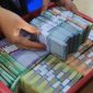 Ilustrasi nilai tukar rupiah ditutup terhadap dolar AS sempat sentuh Rp17.500. [Antara] 