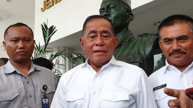 Momen Ryamizard Ryacudu saat akan laksanakan sertijab Menteri Pertahanan ke Prabowo Subianto. (Suara.com/Fakhri Fuadi) 