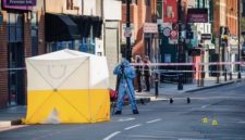 Seorang pria berusia 25 tahun berjuang antara hidup dan mati setelah menjadi korban penembakan dari mobil yang melintas di kawasan Brixton, London Selatan, pada Sabtu dini hari waktu setempat. [Istimewa] 