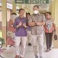 Wakil Ketua Komisi III DPRD Kalteng, Tommy Irawan (kanan) berbincang dengan perwakilan Dinkes Kalteng saat berkunjung ke RSUD dr H Soemar- no Sosroatmodjo Kuala Kapuas, baru-baru ini.(Istimewa)