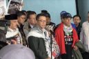 Menteri Luar Negeri RI, Sugiono menyambut kepulangan sembilan warga negara Indonesia (WNI) yang sempat disekap oleh tentara zionis Israel. [Suara.com/Faqih] 