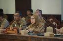 Asisten Administrasi Umum Setda Provinsi Kalimantan Tengah Sunarti menghadiri Rapat Badan Musyawarah (Banmus) DPRD Provinsi Kalimantan Tengah di Ruang Rapat Gabungan DPRD Kalteng, Palangka Raya, Senin (8/6/26).