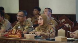 Asisten Administrasi Umum Setda Provinsi Kalimantan Tengah Sunarti menghadiri Rapat Badan Musyawarah (Banmus) DPRD Provinsi Kalimantan Tengah di Ruang Rapat Gabungan DPRD Kalteng, Palangka Raya, Senin (8/6/26).