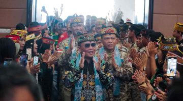 Gubernur Kalimantan Tengah Agustiar Sabran mengajak generasi muda Dayak untuk terus menjaga persatuan, melestarikan budaya, dan berkontribusi aktif dalam pembangunan daerah saat menghadiri peringatan HUT ke-16 Gerdayak Indonesia di Palangka Raya. (6/6/26)