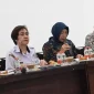 DPRD Barito Utara Pelajari Pembuatan Blok Penggandaan Mata Tempel. Dok/foto: Setwan