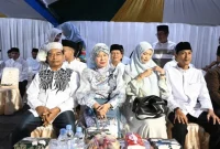 Ketua Komisi III DPRD Barito Utara, DR. H. Tajer beserta anggota lainya menghadiri Pawai Tanglong. Dok/foto: Setwan