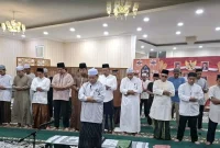 Sekretariat DPRD Barito Utara gelar Sholat Subuh berjamaah di Rujab Bupati. Ist