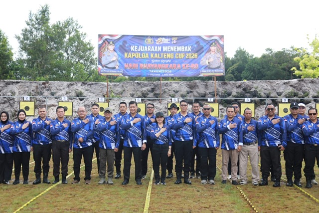 Pj. Sekretaris Daerah Provinsi Kalimantan Tengah Linae Victoria Aden mewakili Gubernur Kalteng menghadiri Perlombaan Menembak dan Lomba Sumpit dalam rangka Hari Bhayangkara ke-80 Tahun 2026 di Lapangan Tembak Multifungsi Wira Pratama, Palangka Raya. (19/6/26)