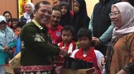 Kepala Dinas Pendidikan dan Kebudayaan (Disdikbud) Kabupaten Murung Raya, Putu Suranta, mewakili Bupati Murung Raya Heriyus, di Aula Balairung Abdi Praja Kantor Kecamatan Murung, Jumat (12/6/2026). (Foto : Diskominfo SP Mura)