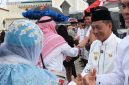 Jemaah haji Murung Raya tiba di Kampung halaman dengan Selamat dan disambut langsung oleh bupati Mura Heriyus, Rabu (10/06/2026]. (Foto : Diskominfo SP Mura).