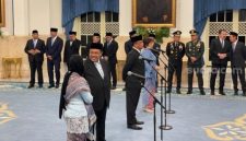 Resmi Prabowo Angkat Said Iqbal jadi Penasihat Presiden dan Nanik S Deyang Sebagai Pemimpin BGN (Suara.com/Novian) 