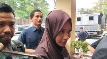 Nur Rohmah mantan asisten rumah tangga Erin Taulany ditemui di Polres Metro Jakarta Selatan pada Selasa, 9 Juni 2026. (sumber: suara.com)