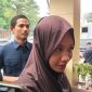 Nur Rohmah mantan asisten rumah tangga Erin Taulany ditemui di Polres Metro Jakarta Selatan pada Selasa, 9 Juni 2026. (sumber: suara.com)