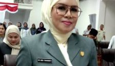 Foto Wakil Ketua Komisi II DPRD Barito Utara, Hj. Sri Neni Trianawati