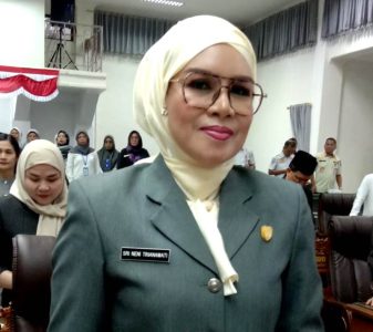 Foto Wakil Ketua Komisi II DPRD Barito Utara, Hj. Sri Neni Trianawati