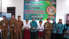 Foto Ketua TP PKK Kabupaten Barito Utara, Hj. Maya Savitri Shalahuddin menghadiri kegiatan B2SA Goes To School di SDN-1 Kandui