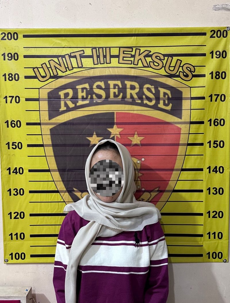 Foto tersangka berinisial KDA (44)