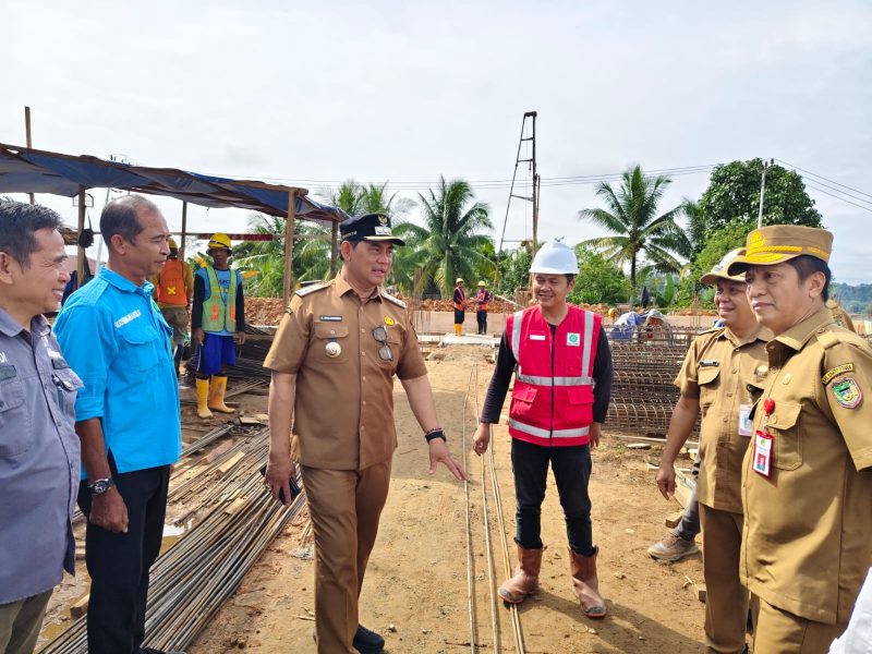 Bupati Shalahuddin saat sidak di PDAM Barito Utara, Selasa(23/6/26). Foto. Dadang
